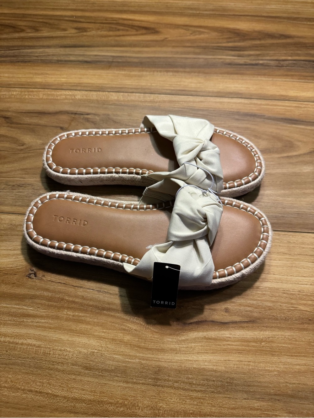 NWT torrid Ivory Knotted Espadrille Slide Sandals size 10.5 WW (extra wide)
